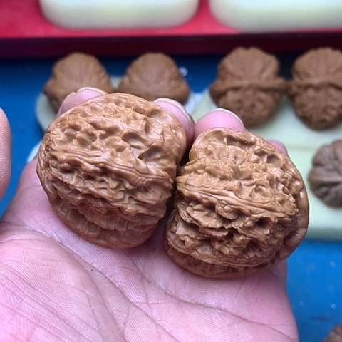 文玩核桃把件42尺三角白