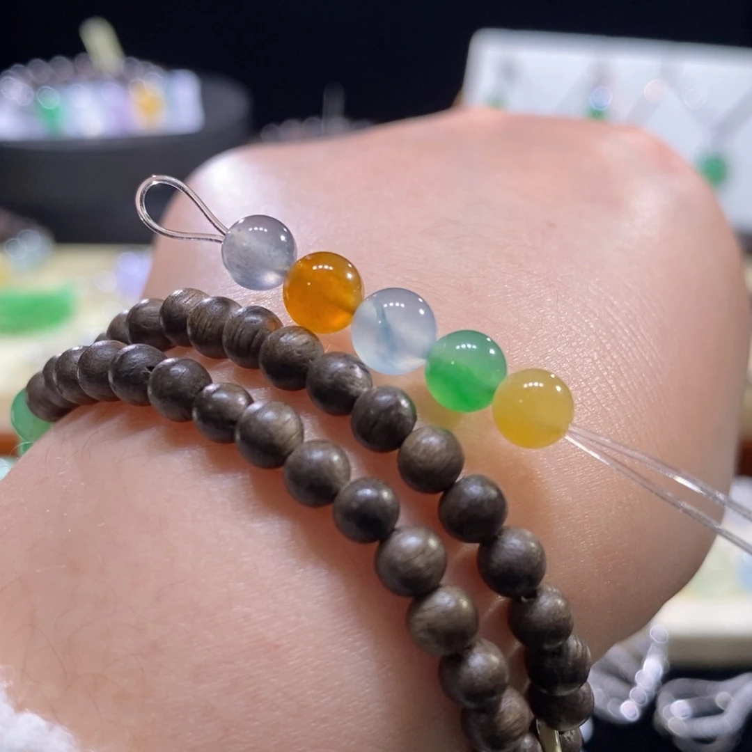 翡翠未镶嵌颈饰翡翠浓彩色系小珠（可配木珠搭配）