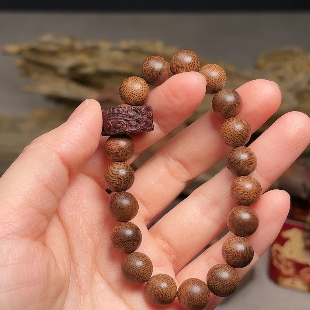 沉香手串越南富森红土帝王香1.0➕降真香跑环雕刻设计