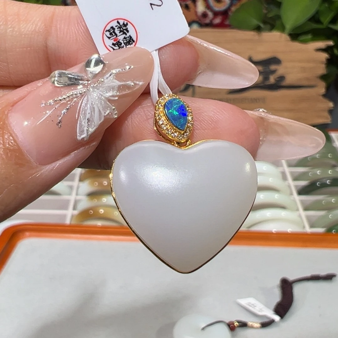 颈饰未镶嵌和田玉老坑和田羊脂白玉吊坠