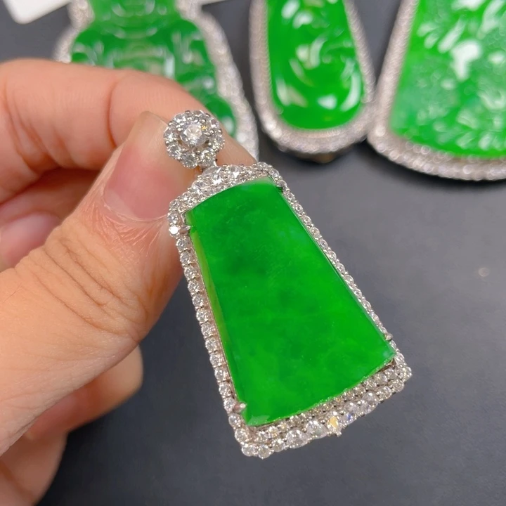 【闪购商品】颈饰银S925镶嵌翡翠翡翠