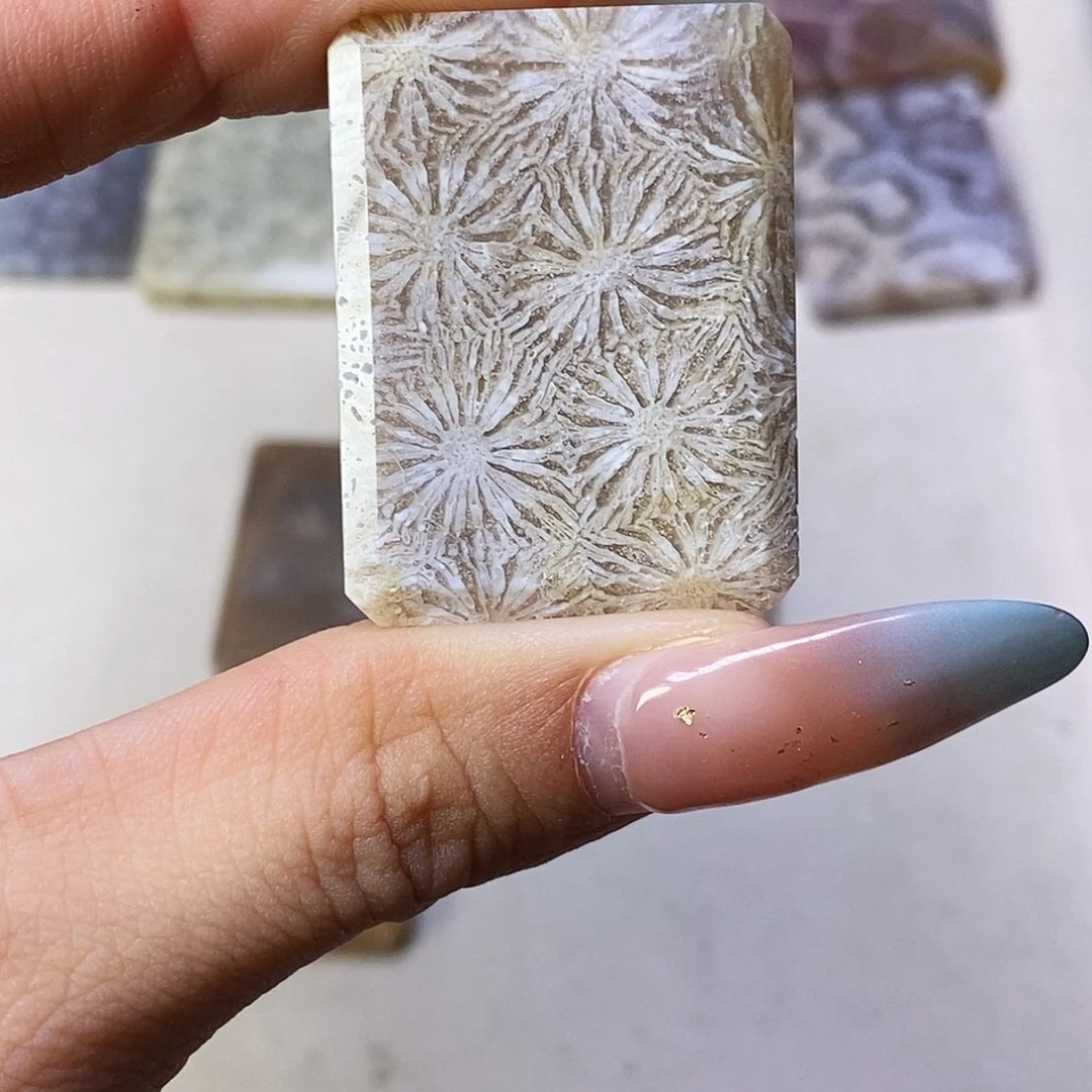 合金颈饰硅化玉千*