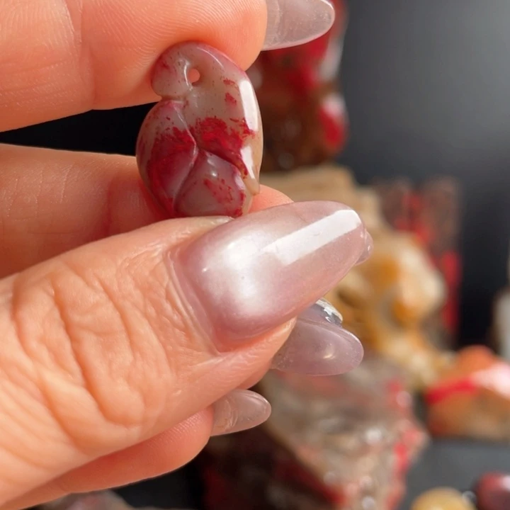 昌化鸡血石风*子昌化鸡血石挂件