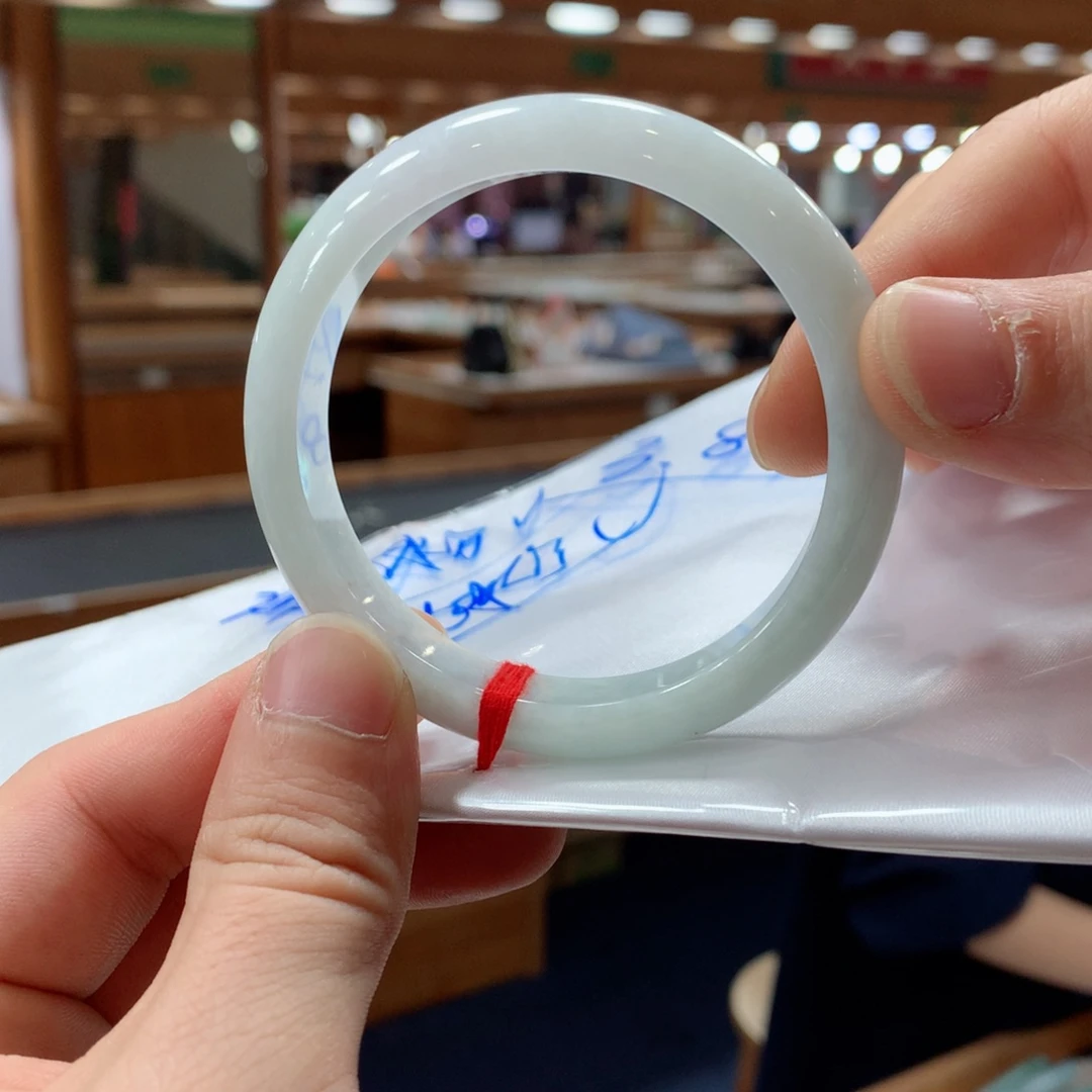 翡翠手镯未镶嵌甜**7翡翠