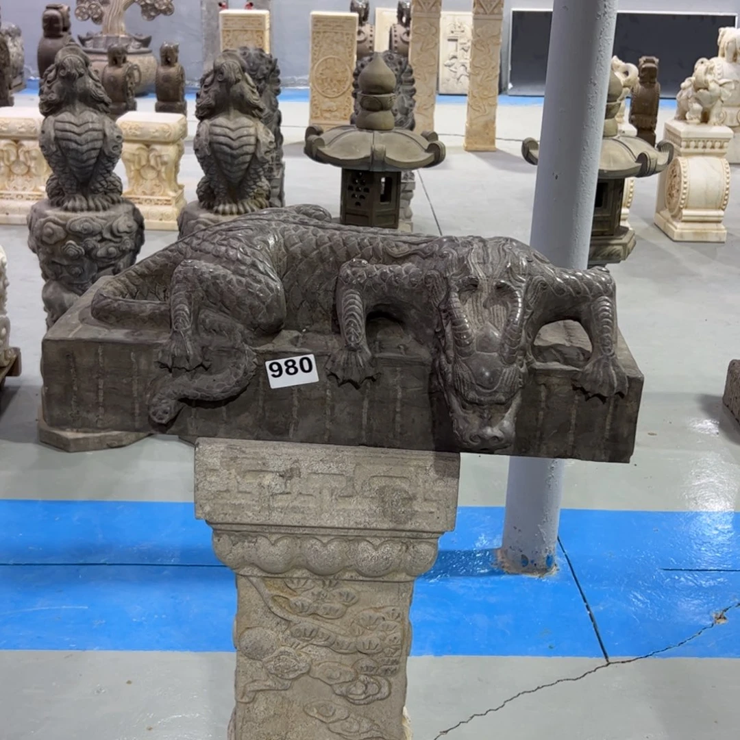 $***$腹部和背部红红火火古代建筑设计风格