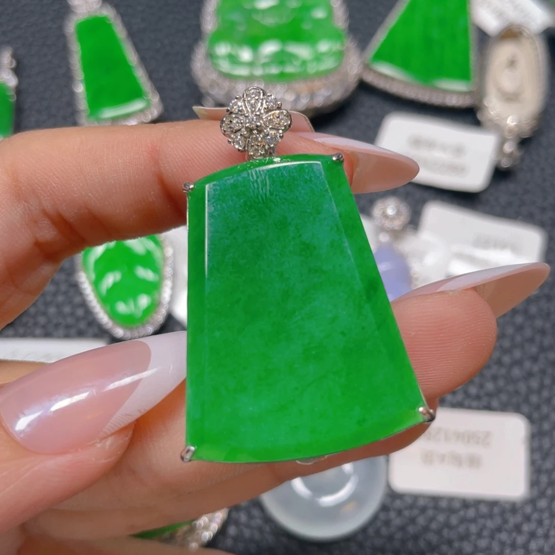 【闪购商品】翡翠银S925镶嵌颈饰翡翠