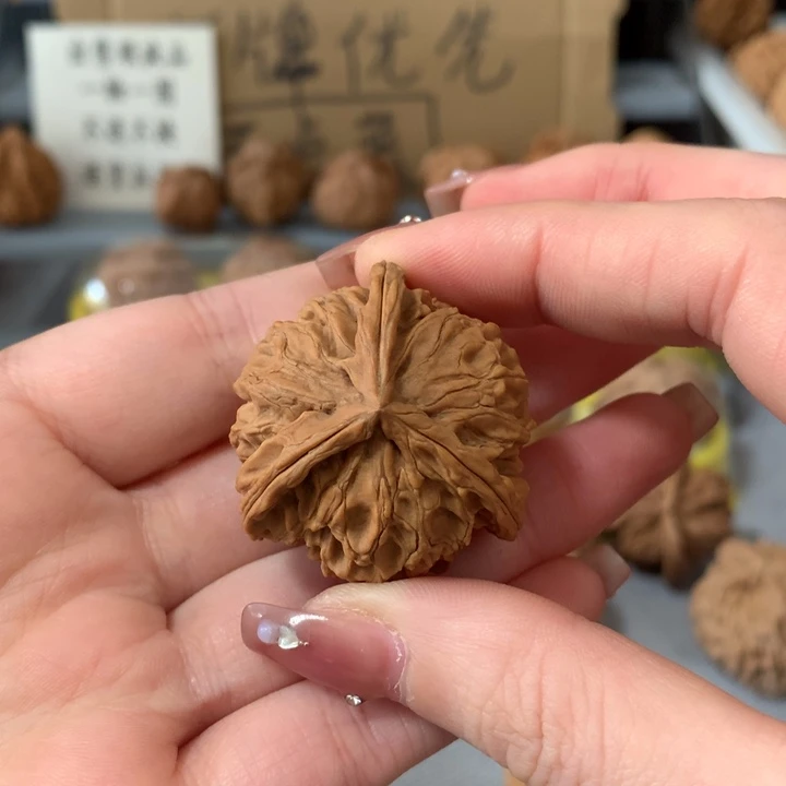 平***哥吊坠文玩核桃异形单只，有瑕疵