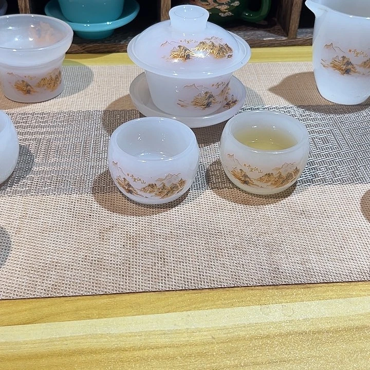 博****）一个盖碗配2个杯不带礼盒