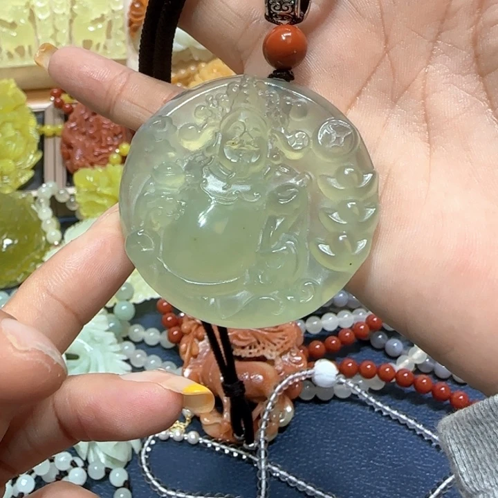 未镶嵌蛇纹石玉吊坠