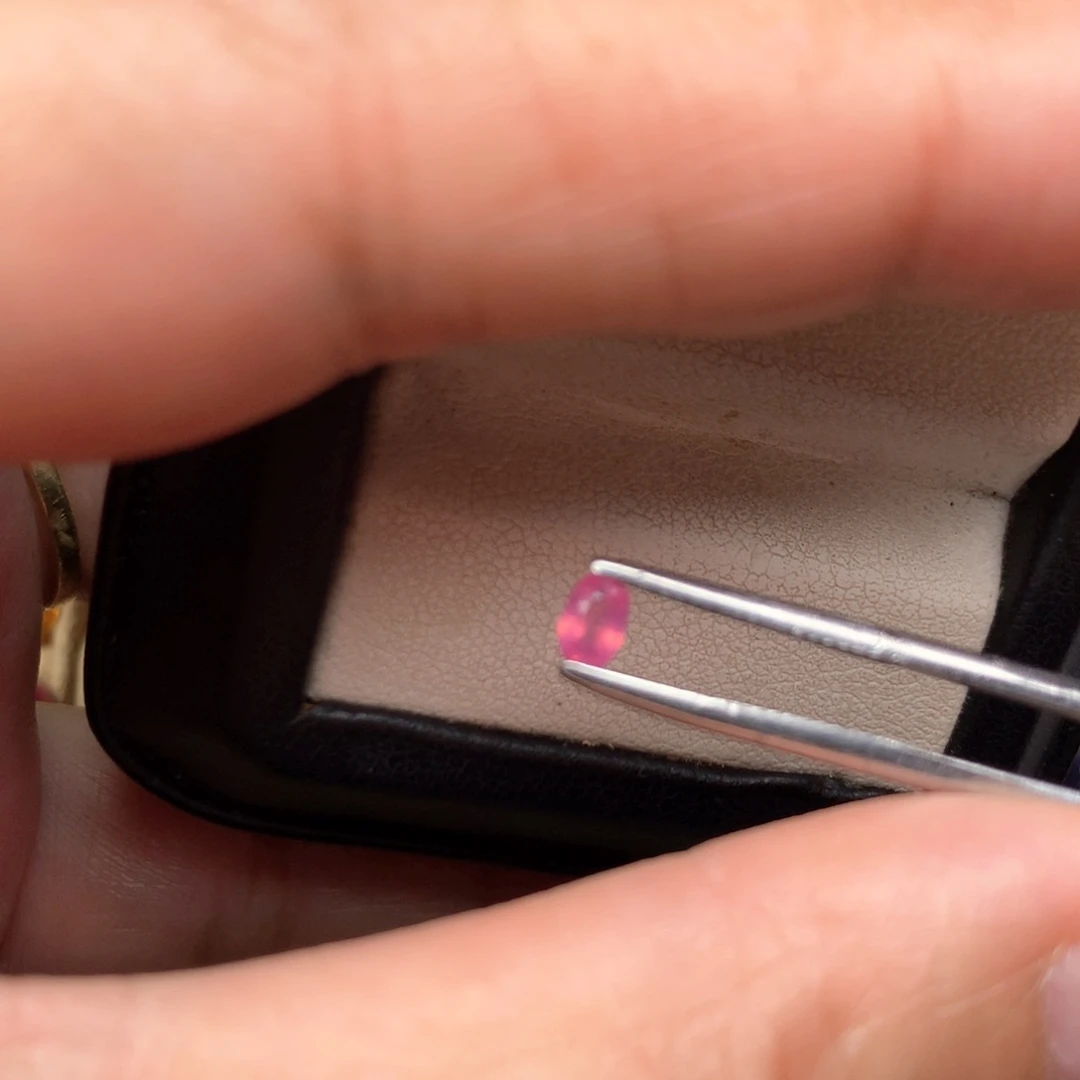 尖晶石裸石未镶嵌