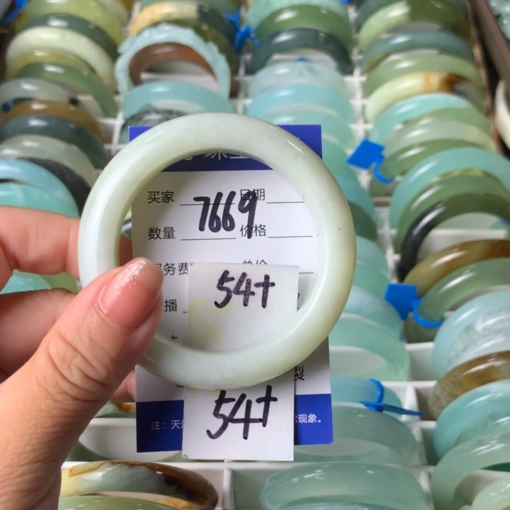 未镶嵌蛇纹石玉手镯7669
