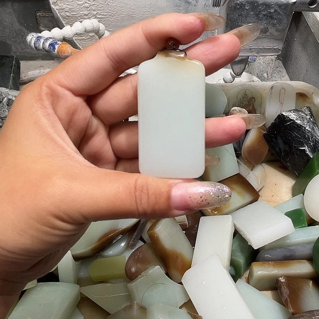 未镶嵌和田玉吊坠定制和田玉邹****）