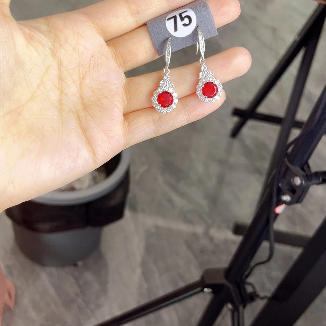 银S925镶嵌耳饰红宝石
