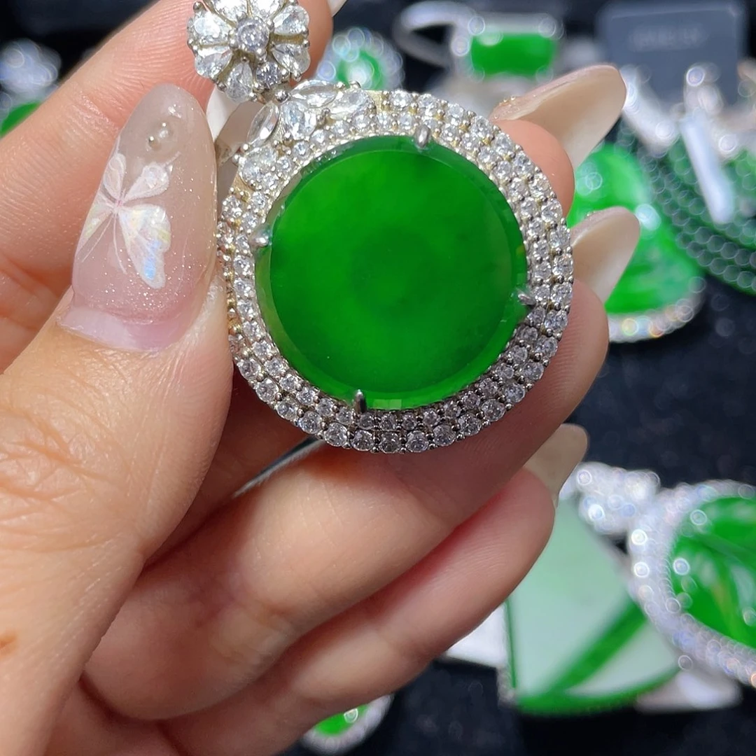 翡翠颈饰银S925镶嵌翡翠