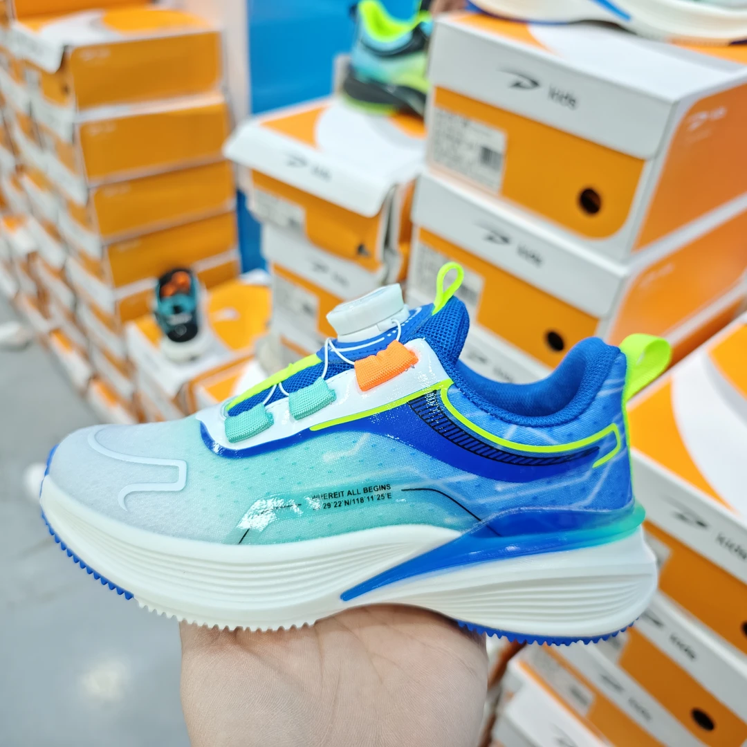 W001-W999新款网红童鞋轻薄舒适透气防滑耐磨运动鞋