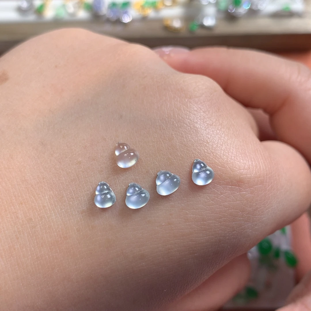 翡翠未镶嵌颈饰单个葫芦