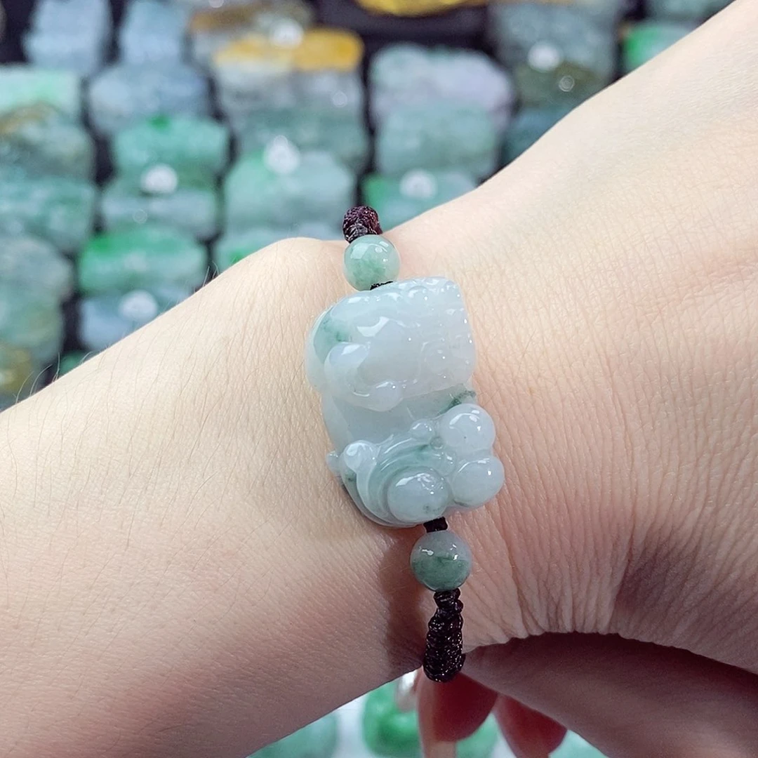 颈饰未镶嵌翡翠天然