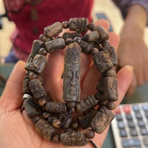 沉香手串乌身红土罗汉沉水浮30克多样性发1条