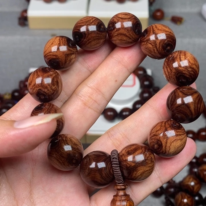 右***手2.0紫油梨对眼对眼