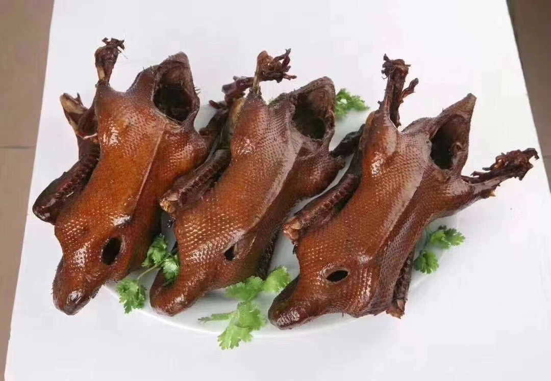 潮汕风味五香潮卤微微辣与梅州稻田鸭结合的梅州稻香鸭500g