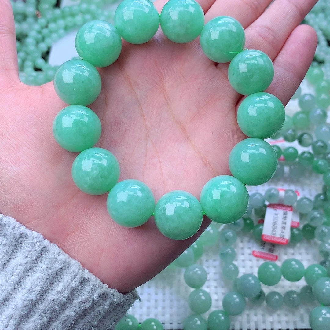 王***r翡翠未镶嵌毛衣链