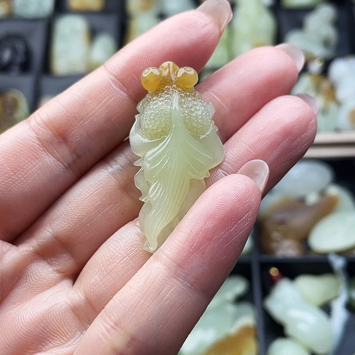 和田玉（糖玉）未镶嵌颈饰