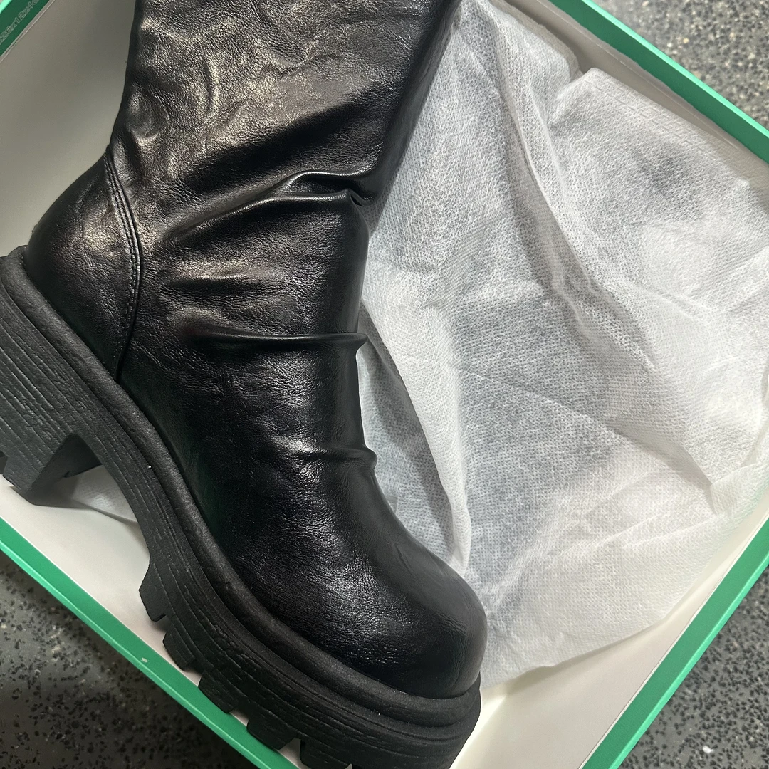 成人板鞋时尚百搭新款休闲潮牌舒适增高马丁靴（L） 2171