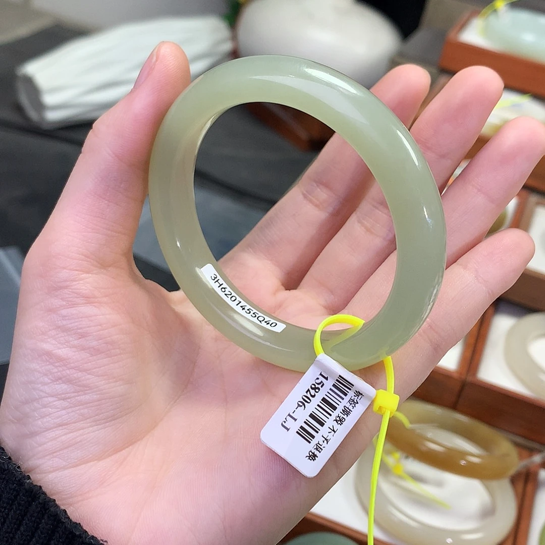 和田玉未镶嵌手镯55 葡萄肉