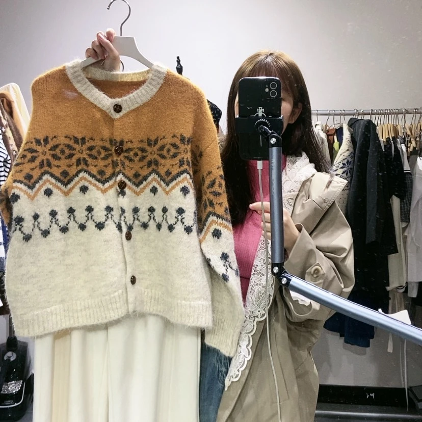【闪购商品】橘色开衫
