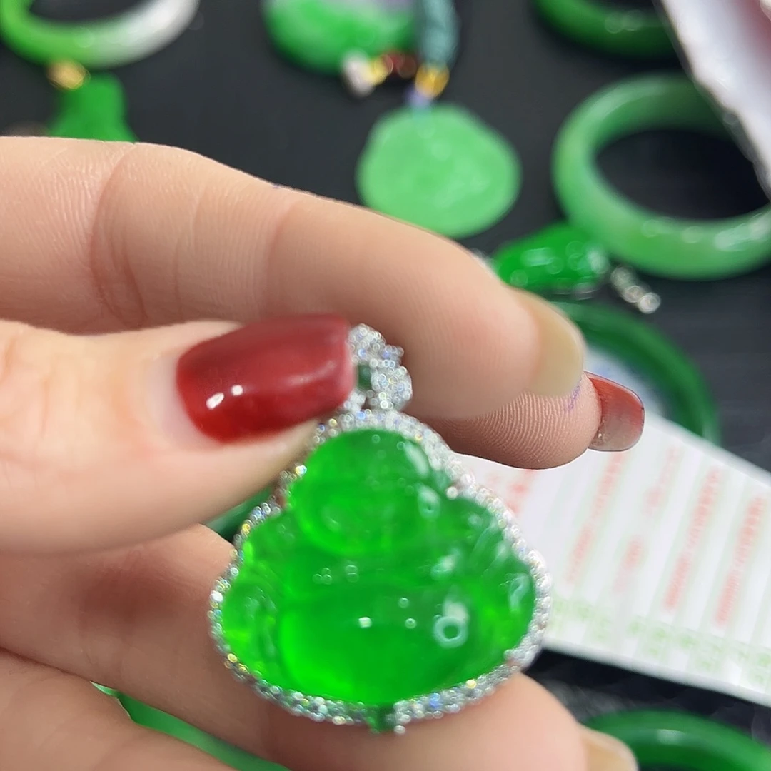 翡翠手镯未镶嵌多样性