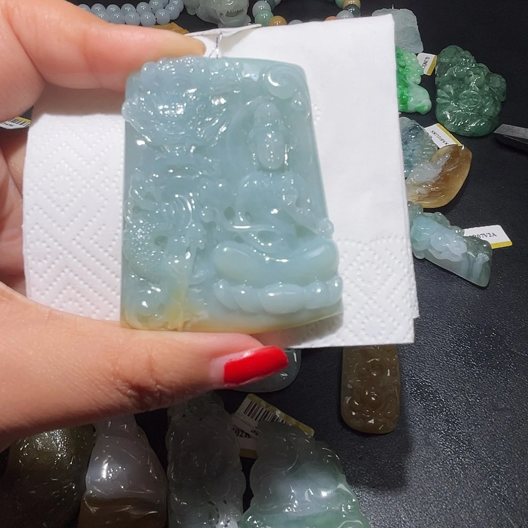 翡翠未镶嵌颈饰吊坠