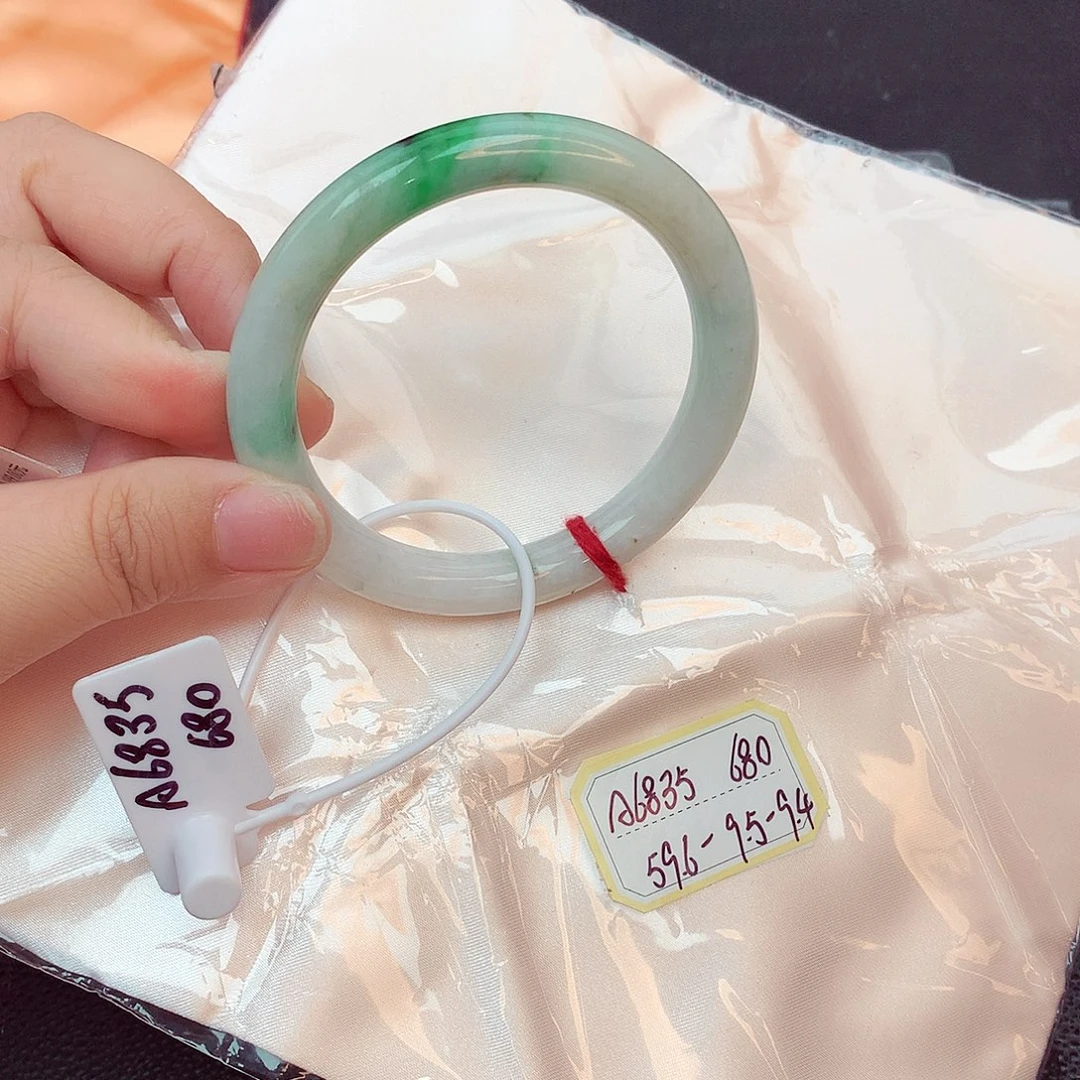 翡翠手镯未镶嵌天然缅甸翡翠A货