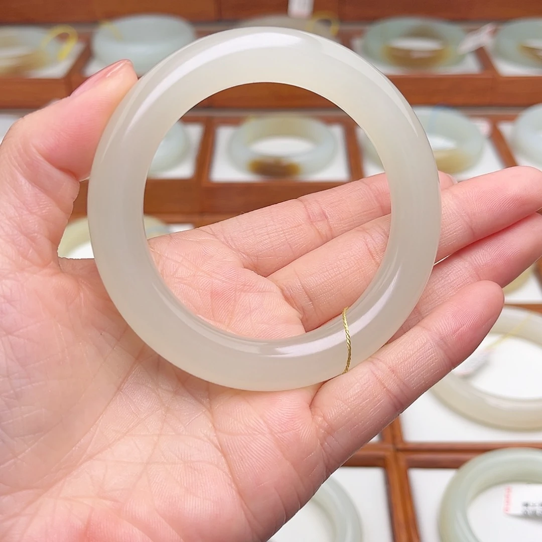 和田玉手镯未镶嵌56.6