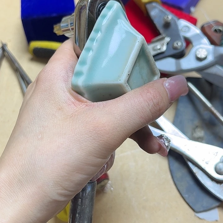 瓷片?*这是一个。