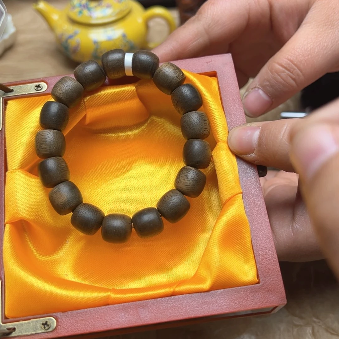 大叶紫檀（黑酸枝木类）