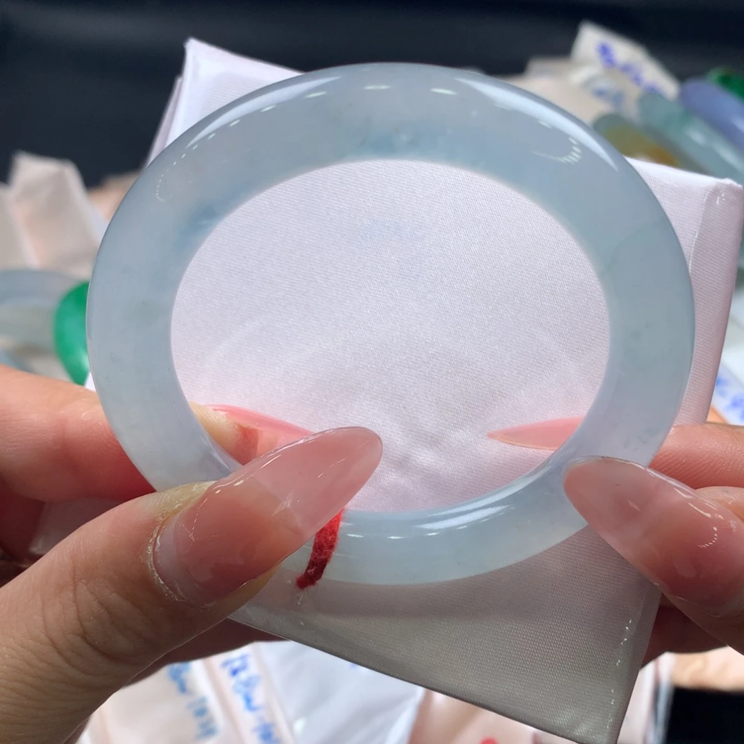 翡翠未镶嵌手镯52.8圆条