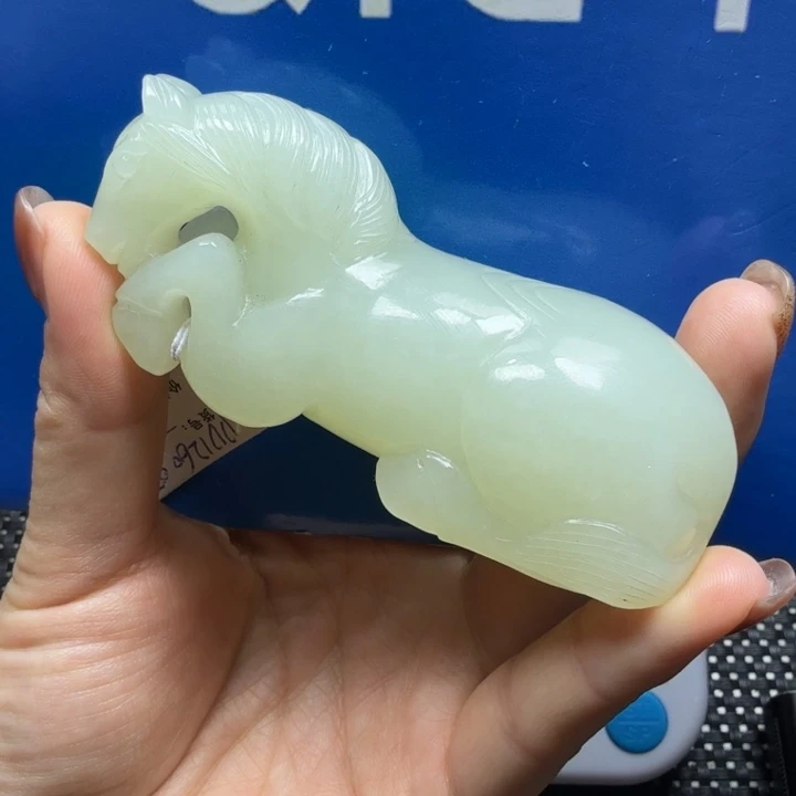 和田玉未镶嵌把件