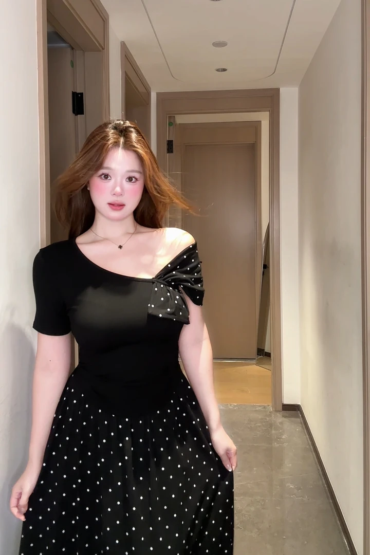 胖mm辣妹风波点斜领老钱风松弛感连衣裙夏季时尚chic修身显瘦长裙