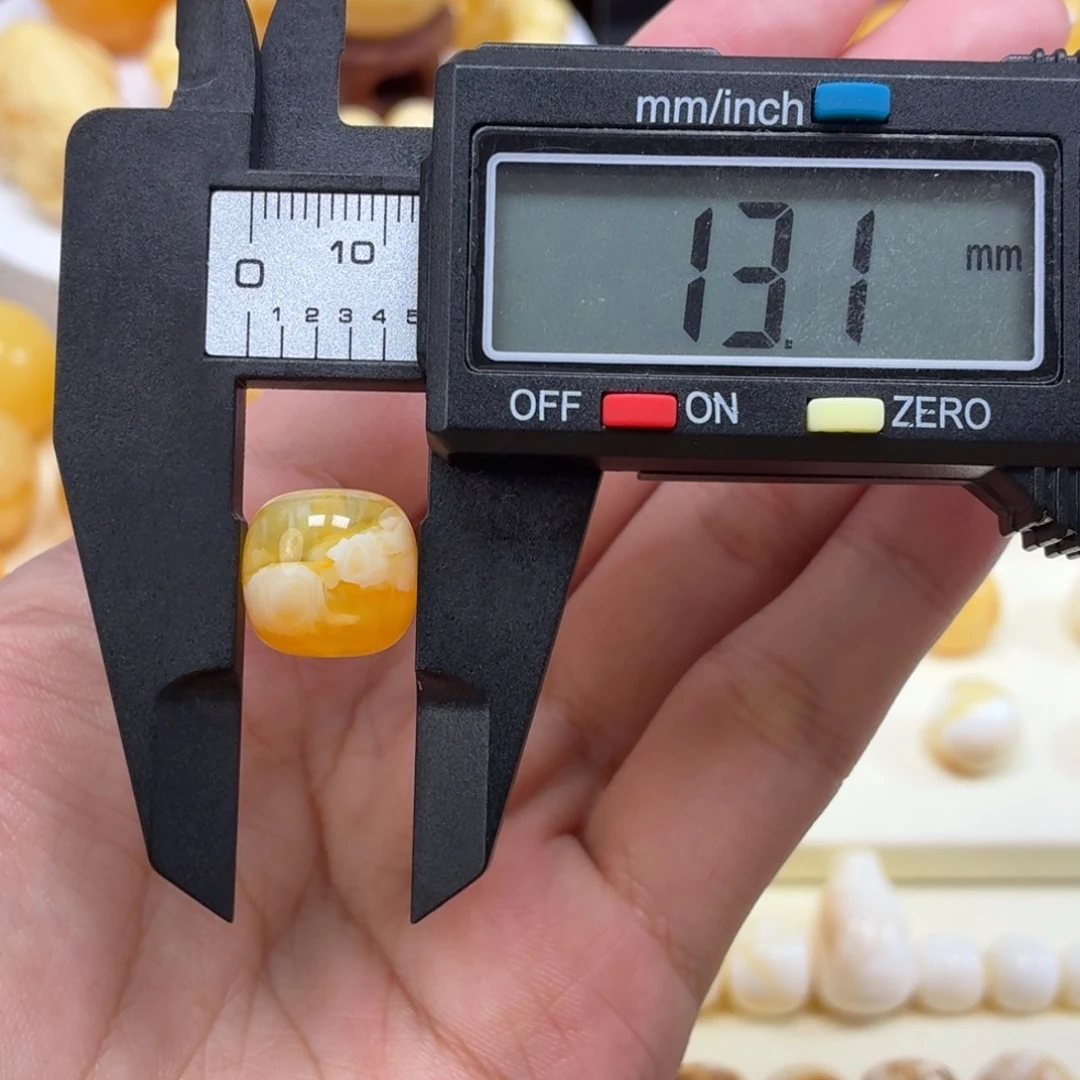 琥珀未镶嵌珠宝奇石焦皮金橘白溶洞荧光老型13mm