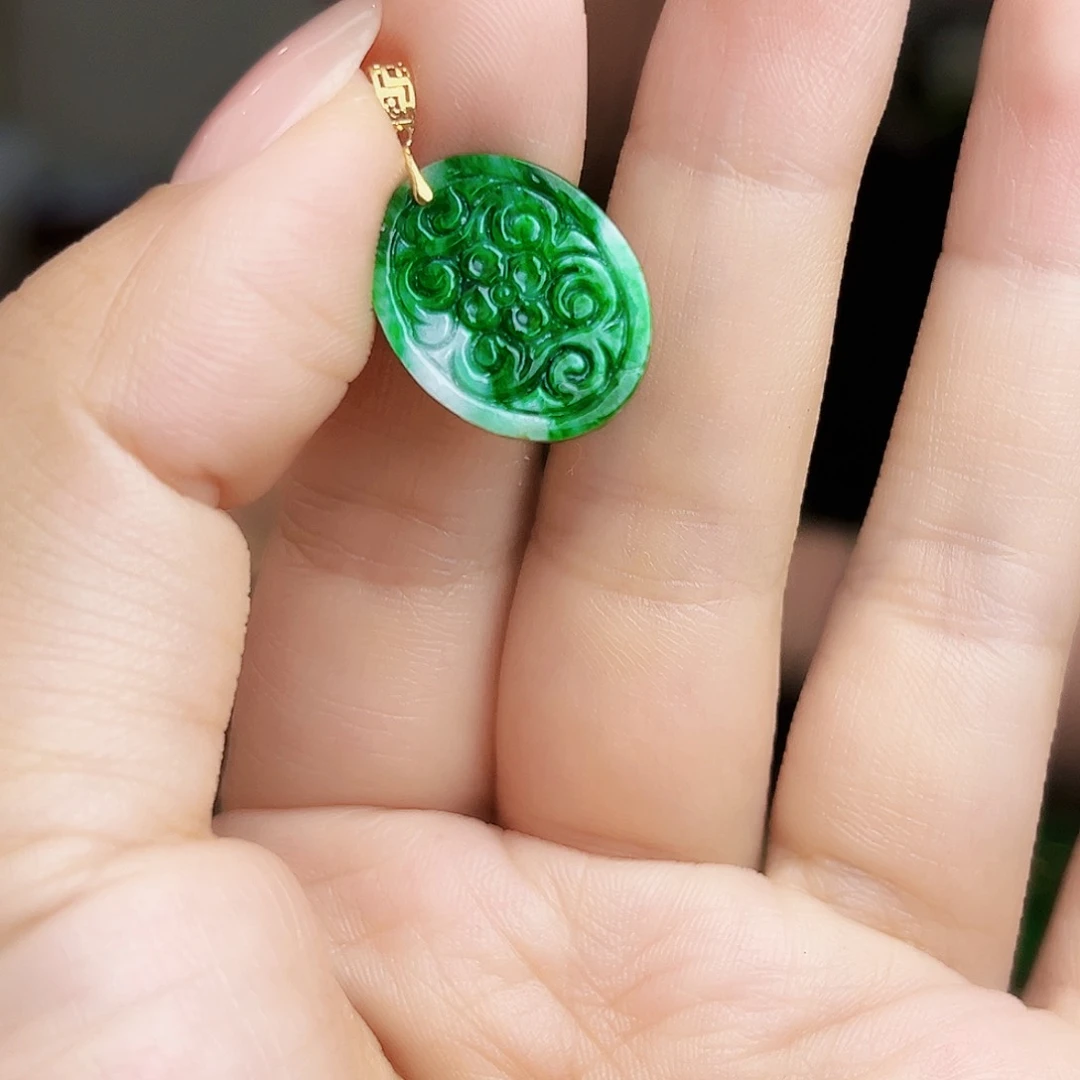翡翠18K金镶嵌颈饰多样性
