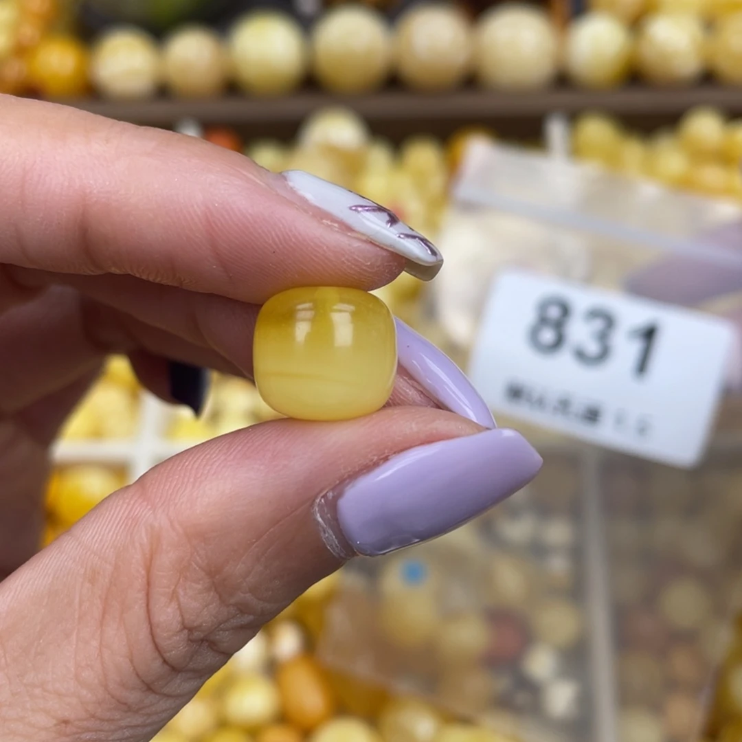 未镶嵌蜜蜡珠宝奇石12.2