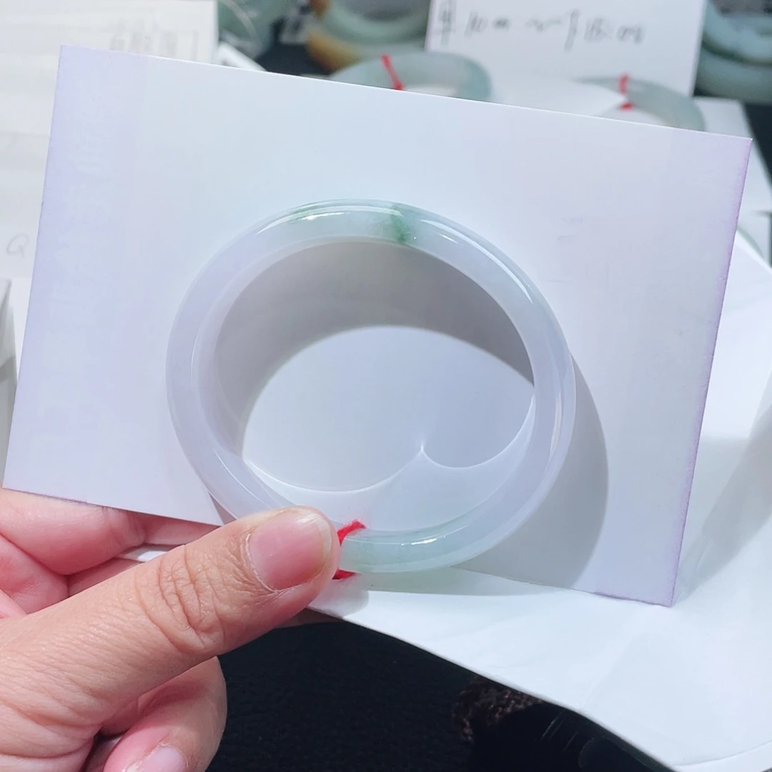 翡翠未镶嵌手镯57贵妃