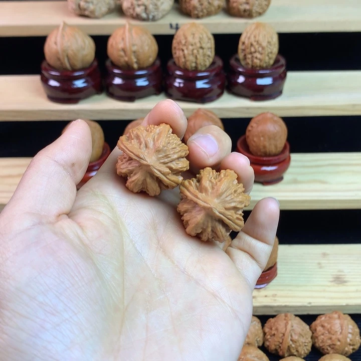 吊坠文玩核桃粗筋八棱
