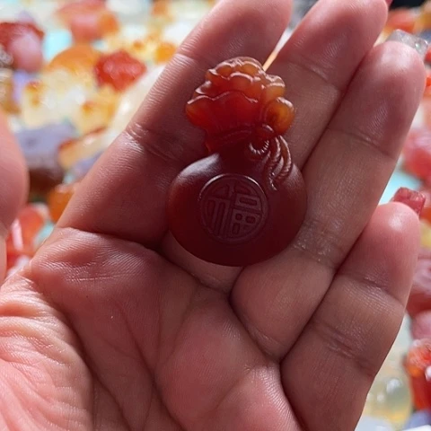 未镶嵌颈饰玛瑙/玉髓青*