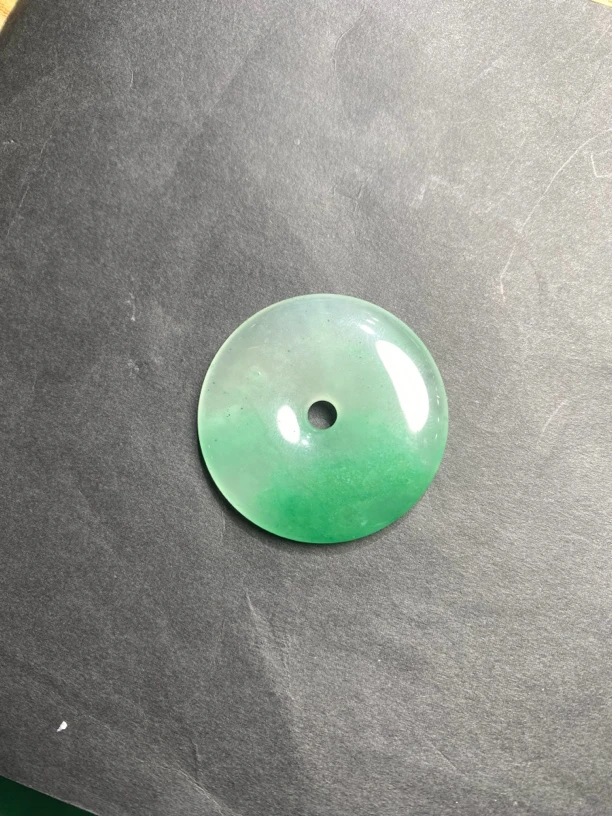 石英质玉天然非洲翠吊坠