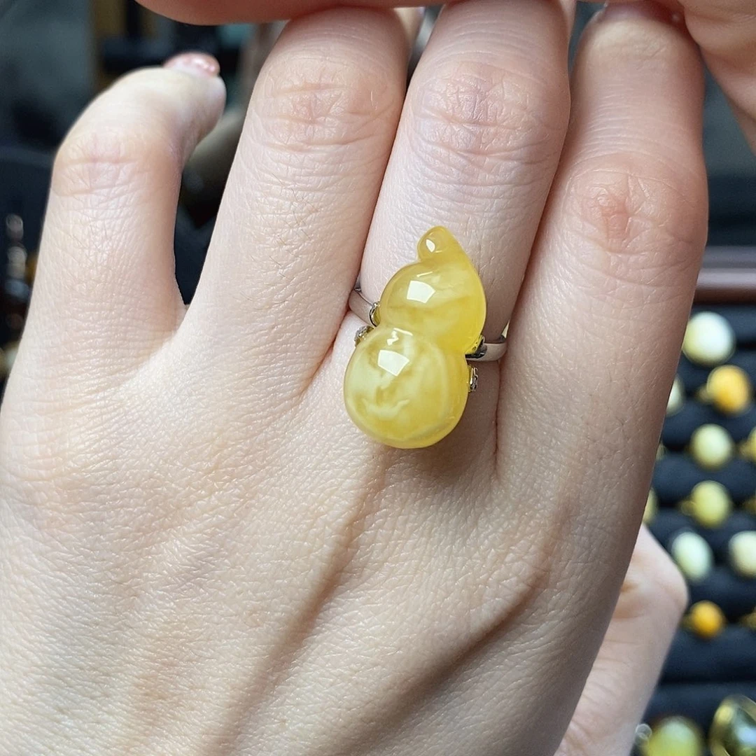 琥珀未镶嵌裸石成品