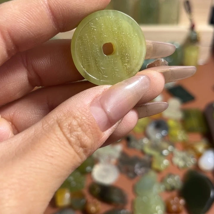 蛇纹石玉合金颈饰