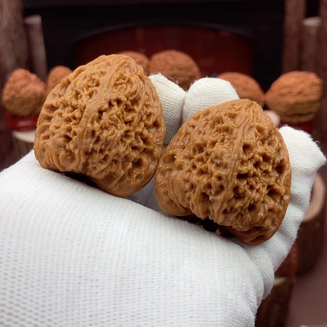 文玩核桃吊坠三角高炮41.39.43.5