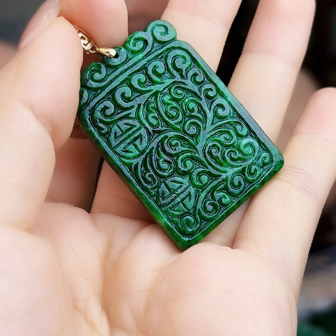 翡翠18K金镶嵌颈饰多样性