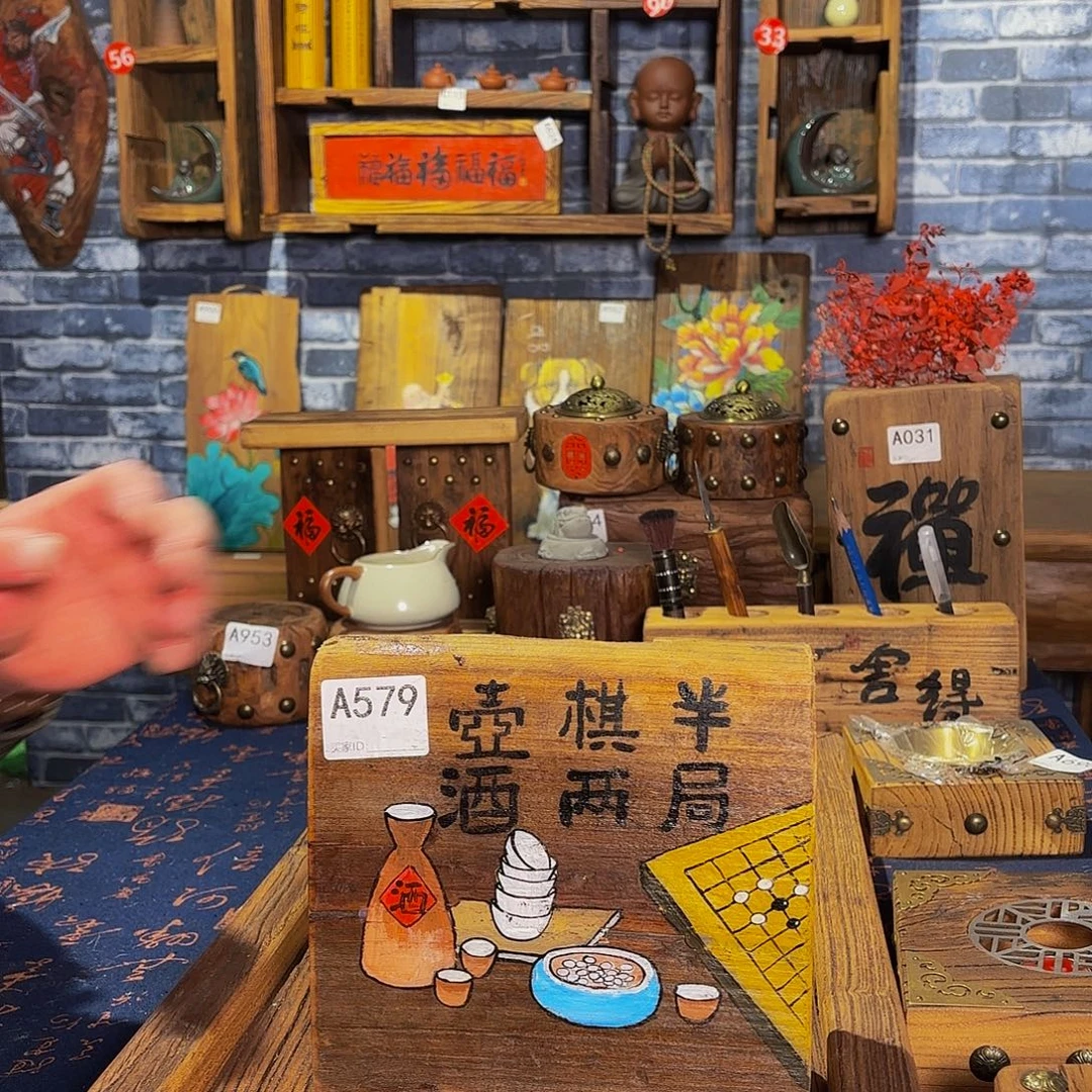 风化老门板丙烯画